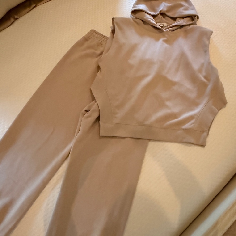 Elan Cream Two Piece Sweat Suit